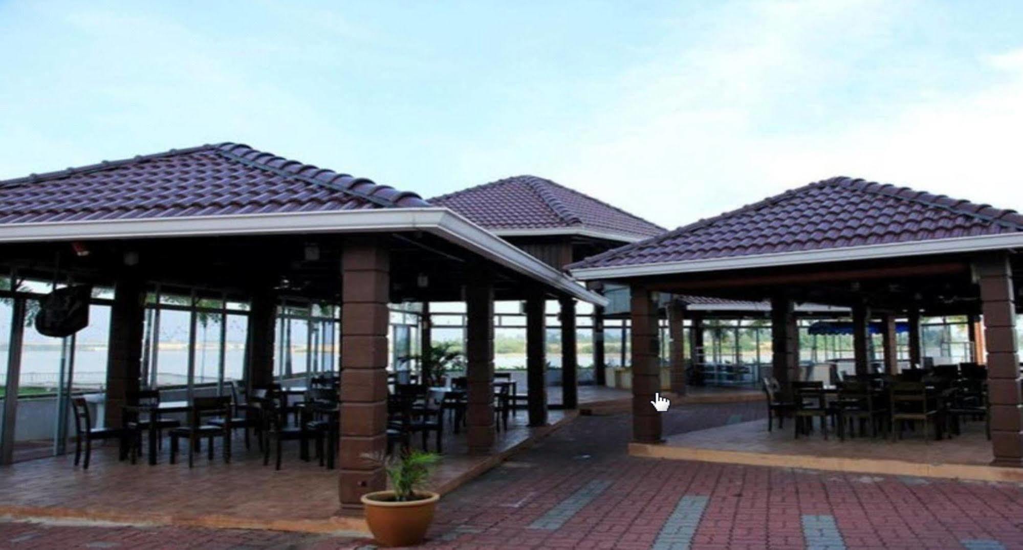 Felda Residence Kuala Terengganu Exterior photo